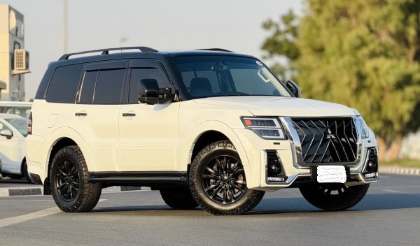 2020 Mitsubishi Pajero