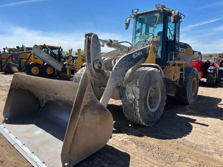 2015 John Deere 624K wheel loader