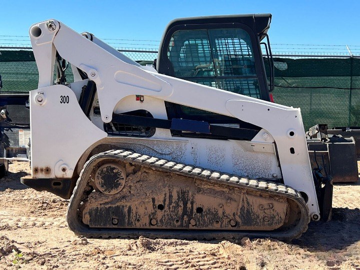 2014 Bobcat T870 compact track loader