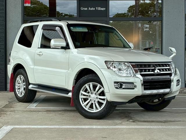 2017 Mitsubishi PAJERO SHORT VR-II